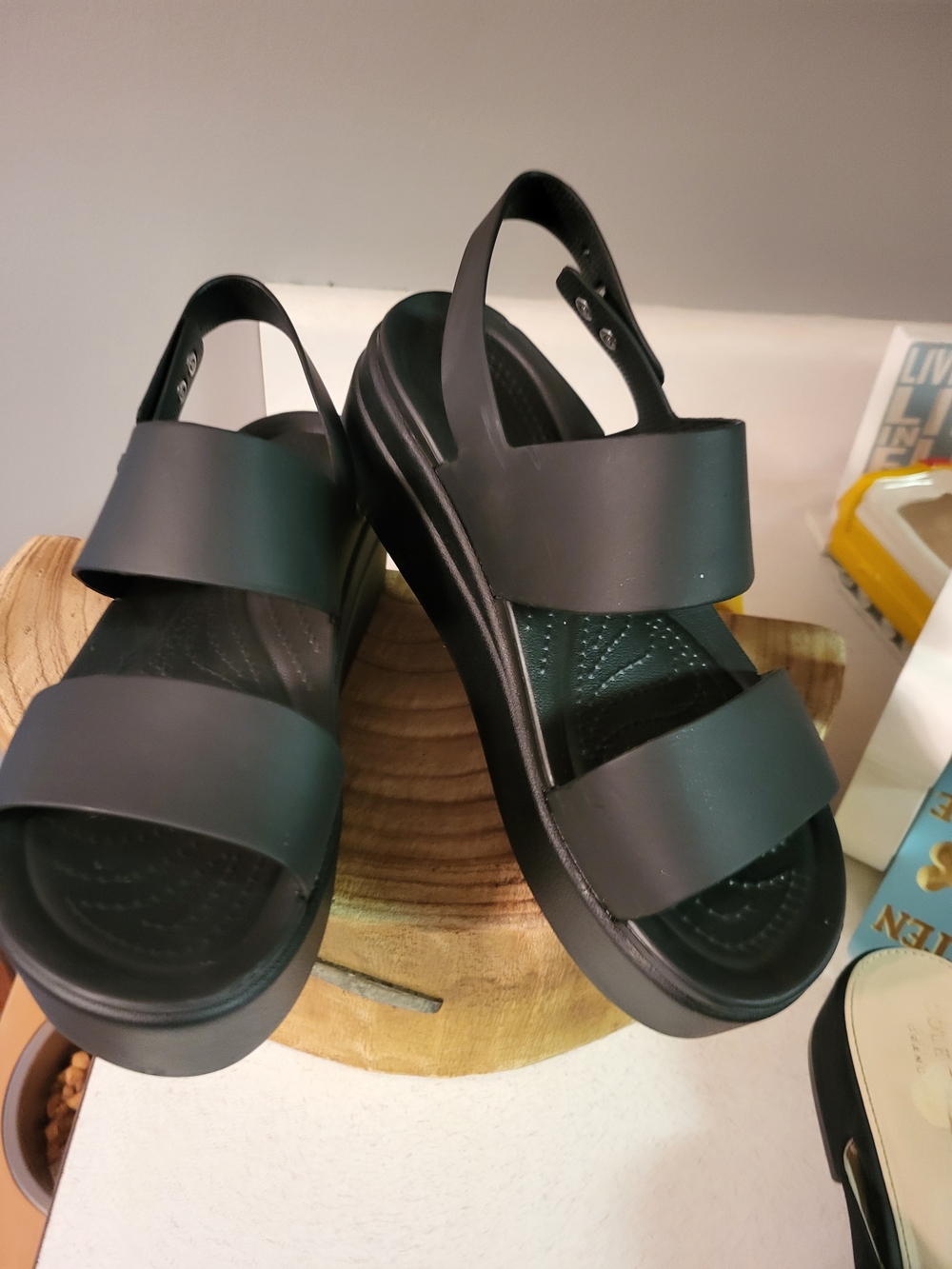 Crocs Women's Black Low Wedge Platform Brooklyn Sandals Sz 7 Comfort LiteRide